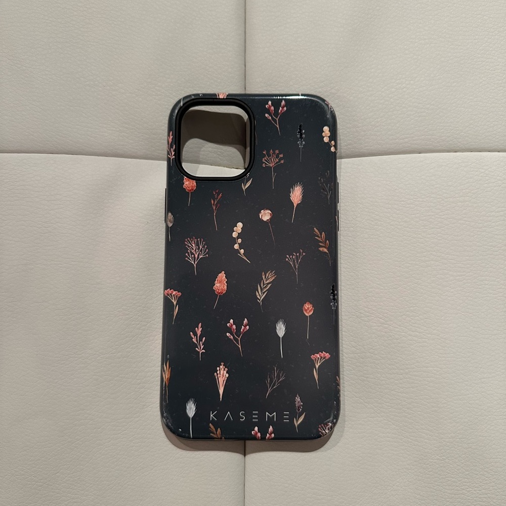 KaseMe Green Iphone 12 pro max phone case